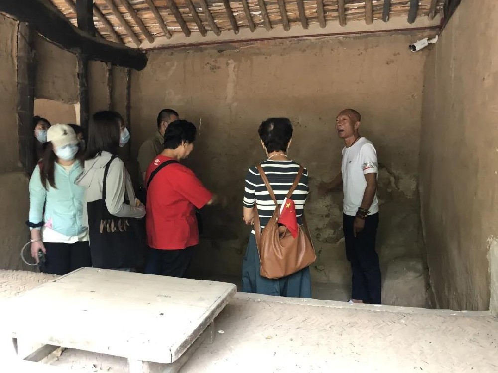医联党委开展“百地百景薪火相传行”活动
